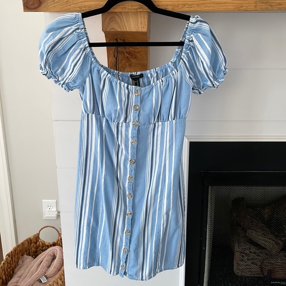 Forever 21 Dresses & Skirts - Fitted Buttoned-Down Dress